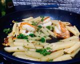 รูปขั้นตอนการทำที่ 2 ของ เพนเน่กุ้งและซาลามีผัดพริกแห้ง