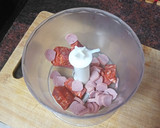 Foto del paso 1 de la receta: Tortilla de papas de freiduria con cebolla y chorizo