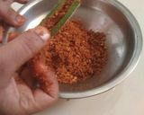 A picture of step 3 of Stuffed masala Bhindi.
