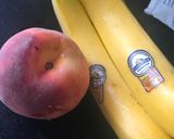 Foto del paso 1 de la receta: Licuado llenador y refrescante ❤️🍌🍓🍑