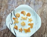 A picture of step 6 of Fun Shapes Roti Bakar Qysha.