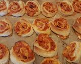 Hình bước làm 4 của món Pizza cuộn