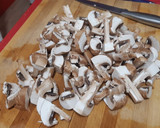 Foto del paso 1 de la receta: Dorada al limón con portobellos al ajillo