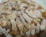 Hình bước làm 2 của món Thịt heo rang húng quế