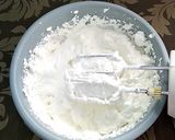 Foto langkah ke 4 dari resep Buttercream (Lembut,Kokoh Dan Tidak Menempel Di Lidah).