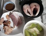 Hình bước làm 1 của món Cá trắm kho riềng
