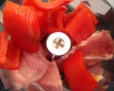 Foto del paso 1 de la receta: Caigua rellena con pavo, pimiento, cebolla y queso blanco