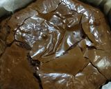 A picture of step 10 of Crackling top Brownies.