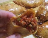 Foto del paso 9 de la receta: Empanadillas gigantes de carne picada