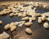 Foto del paso 1 de la receta: Pasta con salsa de acelgas