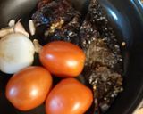 Foto del paso 1 de la receta: Bistec en salsa con chile pasilla