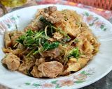 รูปขั้นตอนการทำที่ 6 ของ ผัดกะเพราหน่อไม้ต้มใส่หมู