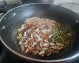 A picture of step 2 of Muesli energy bar.