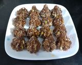 A picture of step 4 of Dry fruit Dates Modak.