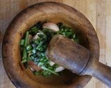Foto del paso 2 de la receta: “Pla Tod Kamin” (ปลาทอดขมิ้น), pescado frito con cúrcuma
