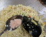 Gambar langkah 4 resipi Nasi Goreng Mentega.