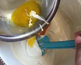 Foto langkah ke 3 dari resep Bolu Gulung Panggang 2 Telur.