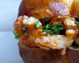 Foto del paso 18 de la receta: Brioche de panceta ibérica, piquillos y gambas