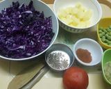 A picture of step 1 of Purple Cabbage Curry.