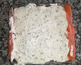 Foto del paso 8 de la receta: Pastel frío de salmón, surimi, queso de untar y nueces 🐟🍞🧀🏖️