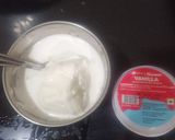 A picture of step 2 of Vanilla milkshake.