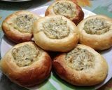 Фото кроку 8 до Ватрушки с творогом и изюмом. Ватрушки с колбасным сыром.