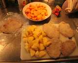 Foto del paso 12 de la receta: Niños envuletos, jamoncito navideño, milanesas y mucho trabajo + almuerzo de hoy