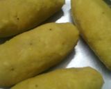 A picture of step 4 of Cheese and peanuts stuffed banana pockets.