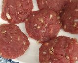A picture of step 2 of Beef Patty Hamburger.