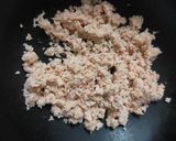 Hình bước làm 5 của món Ruốc cá hồi cho bé ăn dặm