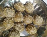 ગોળના સુંઠ ના લાડ્ડ (Sunth Ladoo Recipe In Gujarati) રેસીપી સ્ટેપ3ફોટો