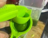 Foto del paso 4 de la receta: Jugo verde energizante 🥒🥬🍏🍈