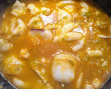Foto del paso 2 de la receta: Guiso de patatas con sepia y gambas