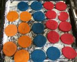 Foto del paso 7 de la receta: Alfajores de maicena colors