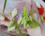Hình bước làm 1 của món Canh cá diêu hồng nấu thơm cà