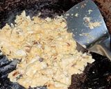 Foto langkah ke 5 dari resep Orak-arik Telur Ukep Kecap-Saus Tiram.
