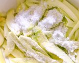 Hình bước làm 2 của món Gỏi Xoài Non Khô Cá Sặc