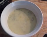Foto del passaggio 1 della ricetta Risotto con crema di gorgonzola, zucchine e speck croccante
