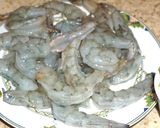 Foto del paso 1 de la receta: Camarones salteados con brócoli y salsa de ostra