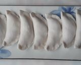 A picture of step 3 of Bánh Bột Lọc (Vietnamese Tapioca Dumplings).