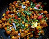 A picture of step 3 of Maggi Masala Chole Chaat.