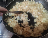Foto del paso 3 de la receta: Magreta encebollada con arroz en 25 minutos