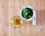 Foto del passaggio 3 della ricetta Pesto Senza Aglio