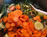 Majoránnás póreleves Lipcséből recept fázis 3 fotója