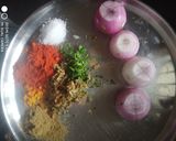आचारी भरवॉं प्याज (aachari bharava pyaj recipe in marathi) रेसिपी स्टेप 1 फोटो 