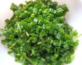 Hình bước làm 9 của món Cơm chiên chả trứng