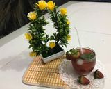 A picture of step 4 of Strawberry Icetea  #ramadankitiyari.
