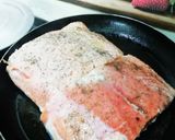 Foto del paso 6 de la receta: Salmón dorado sobre salsa de perejil 🌿✨
