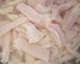 A picture of step 2 of Chicken chowmein.