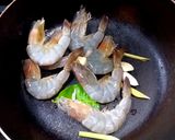 รูปขั้นตอนการทำที่ 2 ของ กุ้งอบเกลือ